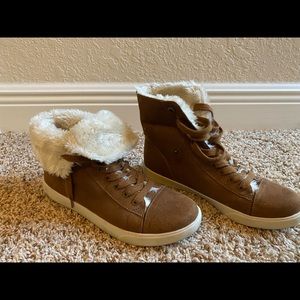 Brown suede and fur boots